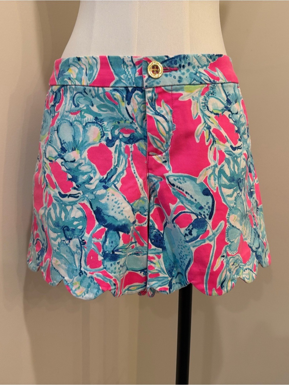 Lilly Pulitzer Buttercup 5" Scallop Hem Shorts
